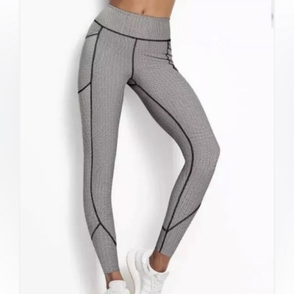 Victoria's Secret Sport Total Knockout Grey Dot Leggings - Picture 1 of 6